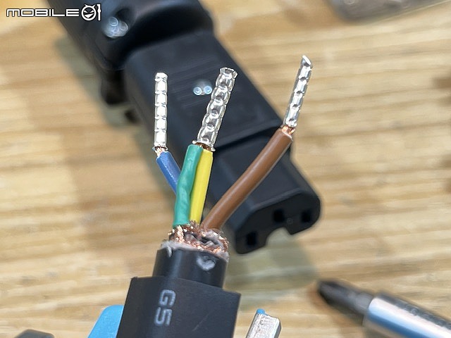 [心得] Gotham 86215 層層包覆的專業電源線