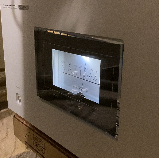 點我看大圖 君悅音響展2nd巡禮,LUXMAN B-100除了大還是大