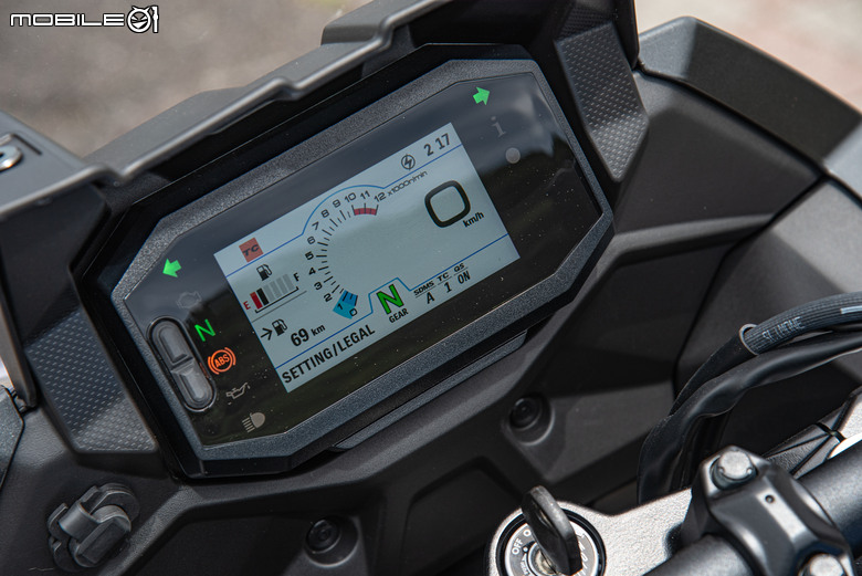 點我看大圖 2026 SUZUKI SV-7GX 試駕報告|V雙風味依然經典,熱血可以更加舒適!