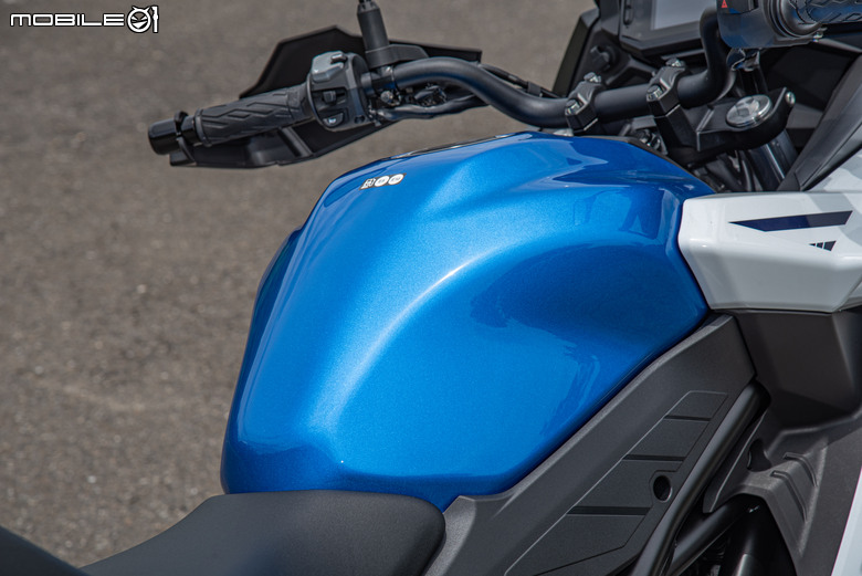 點我看大圖 2026 SUZUKI SV-7GX 試駕報告|V雙風味依然經典,熱血可以更加舒適!