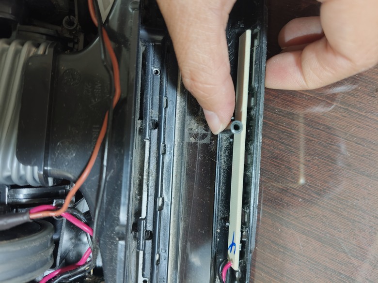 伊萊克斯electrolux吸塵器維修：開啟數秒後自動關機