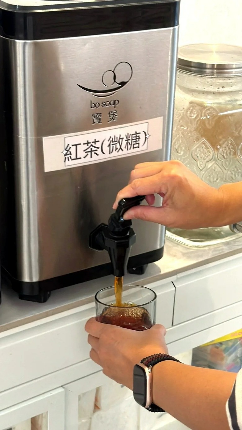【食記】台南東區美食｜豪華海鮮粥、金沙蝦仁湯加購土魠魚、日式炸豬排咖哩飯、麻辣水煮煲，均消200多、份量誠意足