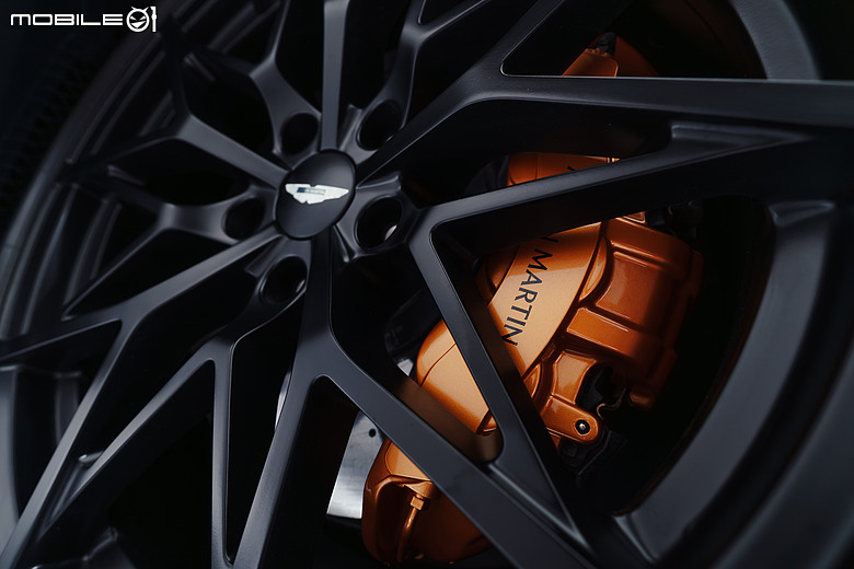 【限量150輛】Aston Martin推出12缸超跑Valen,品牌史上最強FR車款!