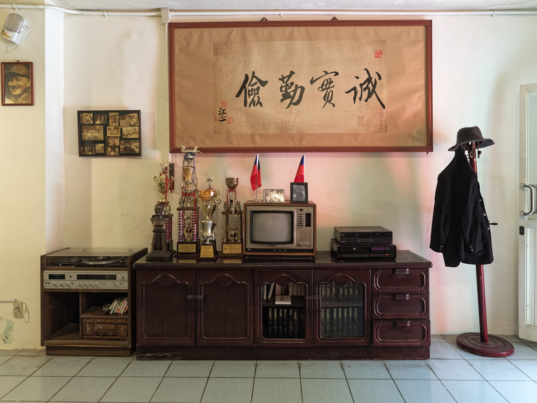 點我看大圖 漫步復古眷村與貓咪時光|三重空軍一村 ✕ 戲咖啡 ✕ 美食隨拍(OM-3+TG-7+Luna Ultra)