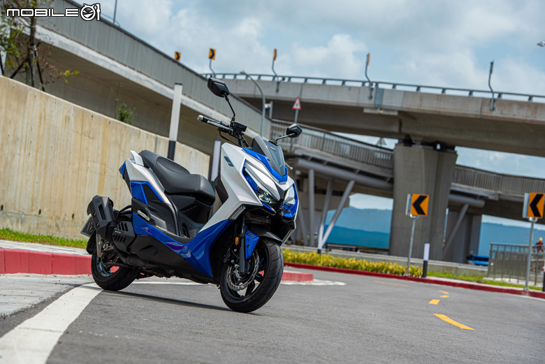 點我看大圖 KYMCO G7 試駕|電推輕量轉生,旗艦跑旅降臨