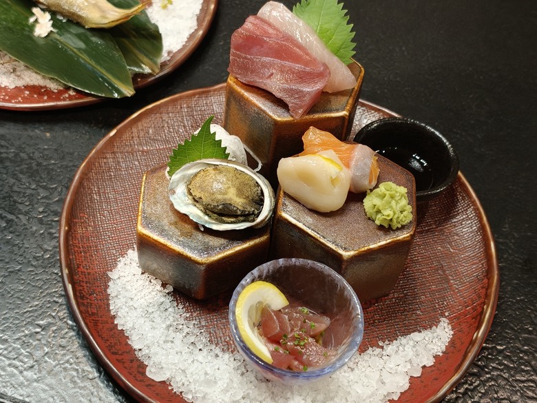【食記】藝奇日式料理 高雄夢時代店 ｜餐點水準之上 服務細節差一點滿分