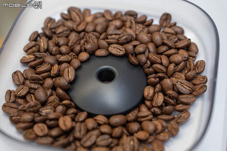 飛利浦 Philips Baristina 一滑即萃義式咖啡機開箱實測|一滑完成現磨咖啡,讓每天在家喝精品咖啡變得更簡單