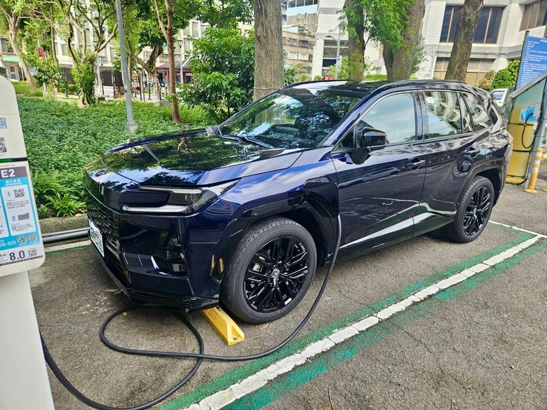 RAV4 PHEV 開箱分享