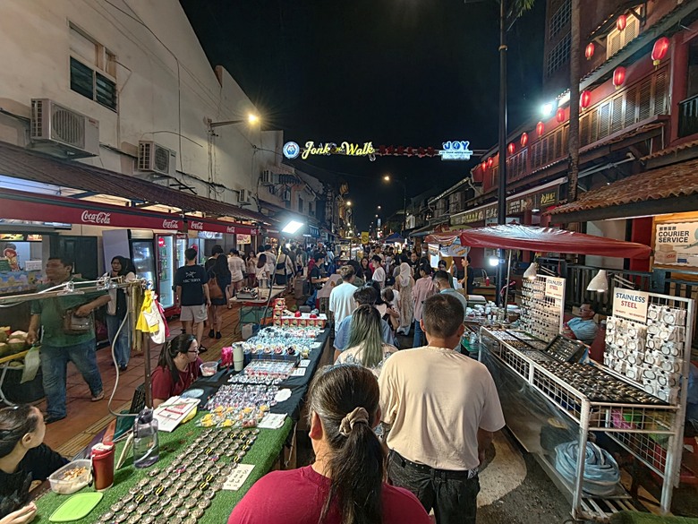 雞場街夜市、荷蘭廣場、馬六甲河遊船、顛倒屋、小印度 — 2026馬來西亞雙城6日巡遊 第1部 【夜遊馬六甲】