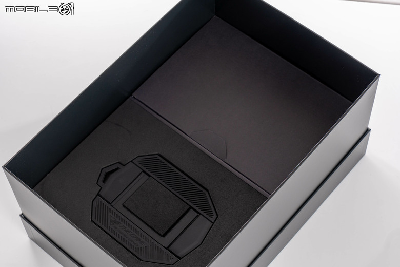 ROG NUC16 Edition 20 電競迷你電腦開箱實測 要價近 20 萬的迷你主機最強之作！