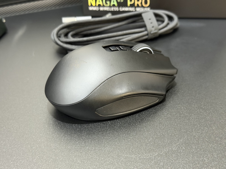 【開箱｜心得】三側板隨心更換，多達23顆自定義按鍵｜Razer Naga V3 Pro