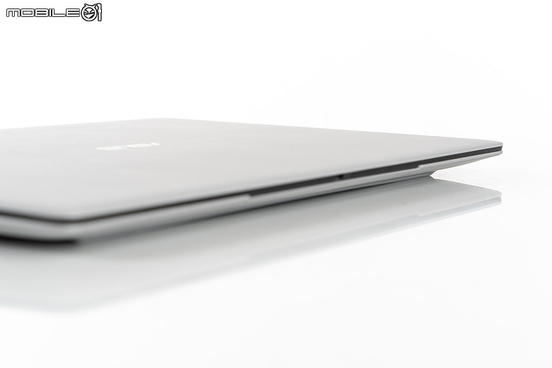 ASUS ExpertBook Ultra 體驗|首搭 3K Tandem OLED 的極輕 AI 商務旗艦!
