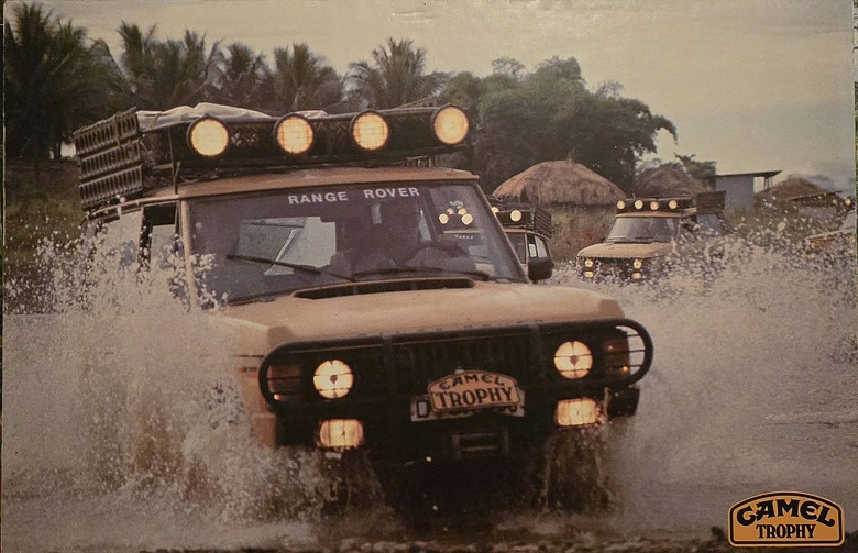 老靈魂與新科技的越野傳承｜Defender Trophy Edition遇上全台唯一90 Works V8 Trophy！