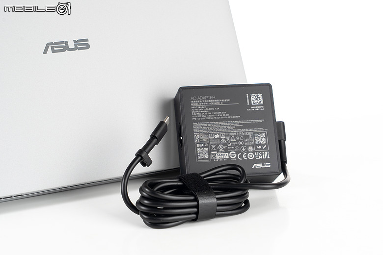 ASUS ExpertBook Ultra 體驗|首搭 3K Tandem OLED 的極輕 AI 商務旗艦!