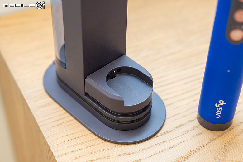 Dyson CameraJet 微鏡噴射電動牙刷登場｜牙刷也有鏡頭＋AI，還能自動噴射漱口水！高單價挑戰旗艦潔牙市場