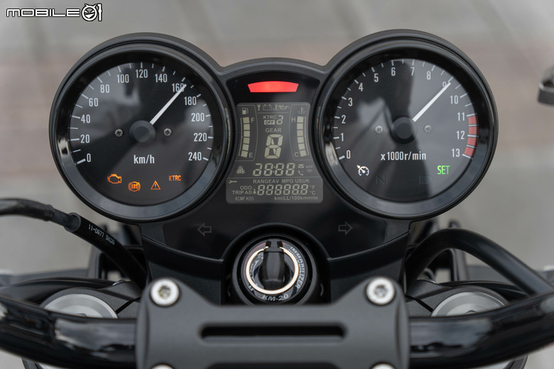 點我看大圖 KAWASAKI Z900RS 黑球試駕|經典好球不退色,只隨時間淬鍊