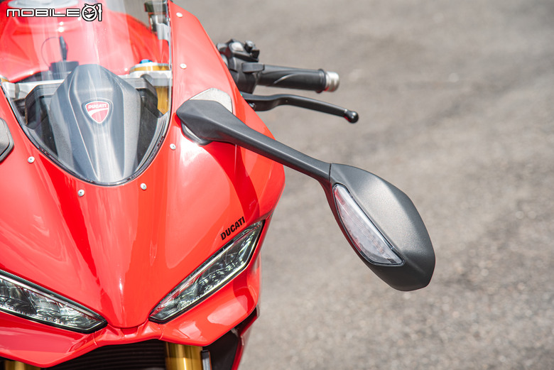 點我看大圖 DUCATI Pangale V2 S 試駕|街賽一體混血王子!超輕量級、最親民的DUCATI跑車