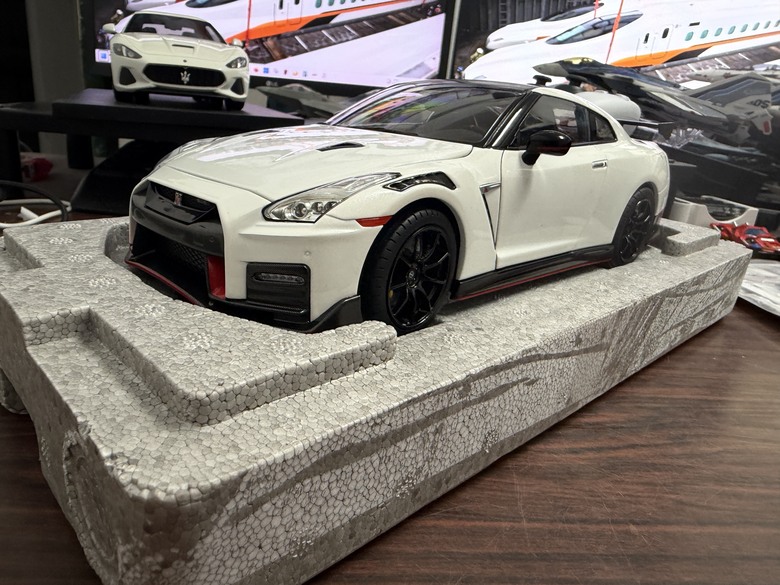 [開箱]1/18 Nissan GT-R Nismo R35 2022