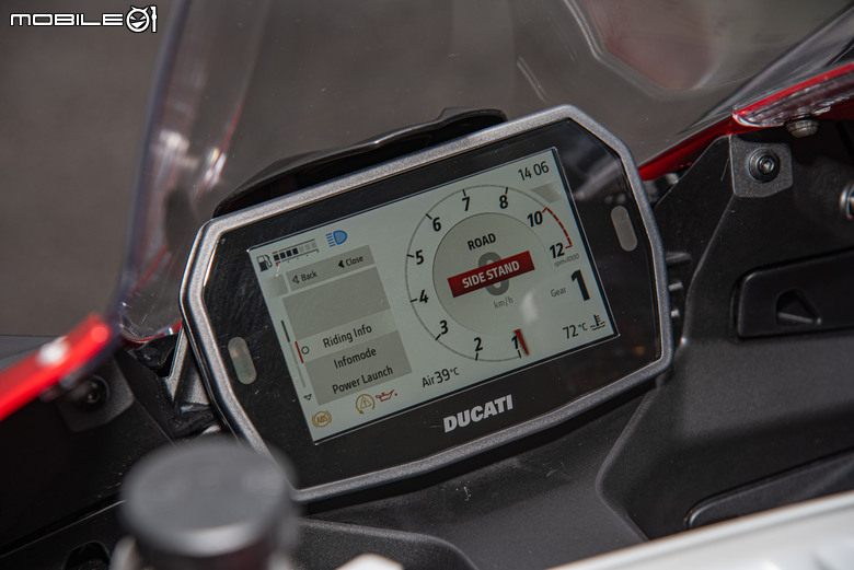 點我看大圖 DUCATI Pangale V2 S 試駕|街賽一體混血王子!超輕量級、最親民的DUCATI跑車