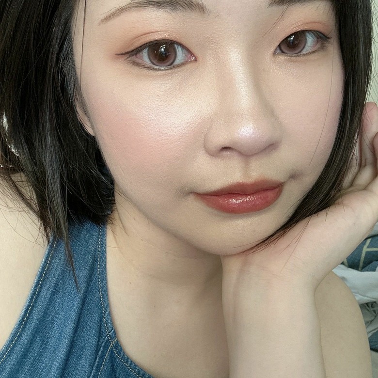 長大後才懂,自然系隱眼真的比較耐看