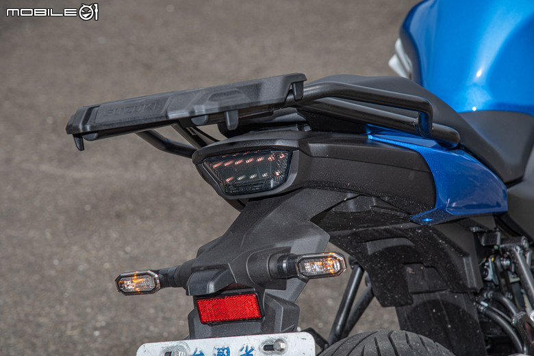 點我看大圖 2026 SUZUKI SV-7GX 試駕報告|V雙風味依然經典,熱血可以更加舒適!