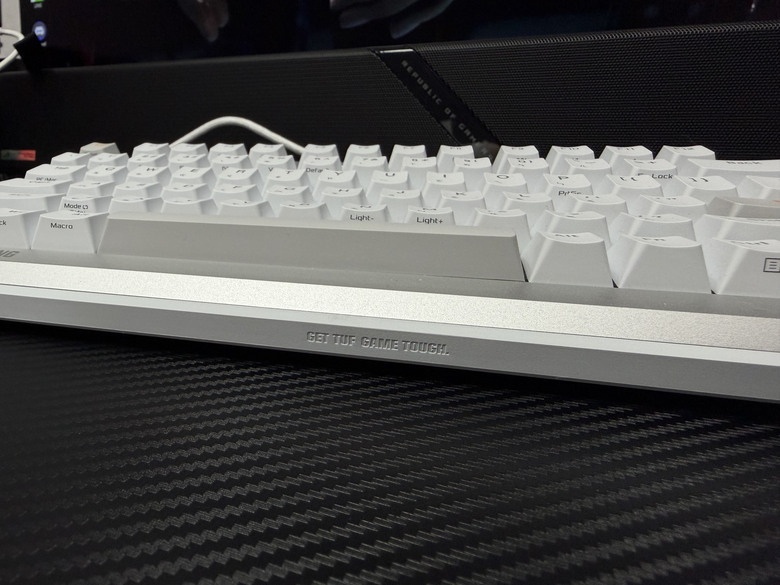 【開箱｜心得】支援熱插拔的磁軸屆CP值天花板！｜ASUS TUF Gaming K4 Magnetic