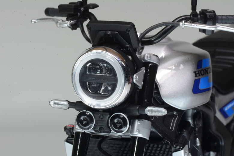 【模型製作】TAMIYA 1/12 HONDA CB1000F (圖多)
