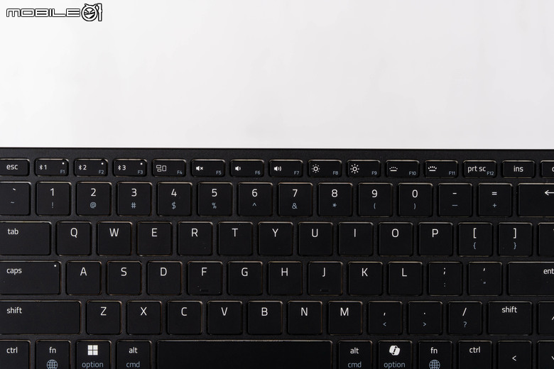 RAZER JORO 攜帶式遊戲鍵盤/BASILISK MOBILE 滑鼠開箱體驗 提供行動遊戲玩家更好的輸入操作選擇