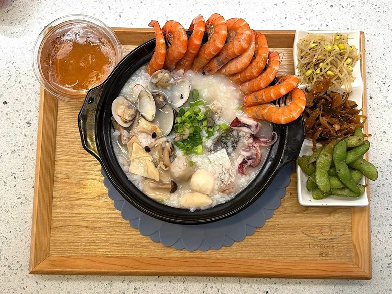 【食記】台南東區美食｜豪華海鮮粥、金沙蝦仁湯加購土魠魚、日式炸豬排咖哩飯、麻辣水煮煲，均消200多、份量誠意足