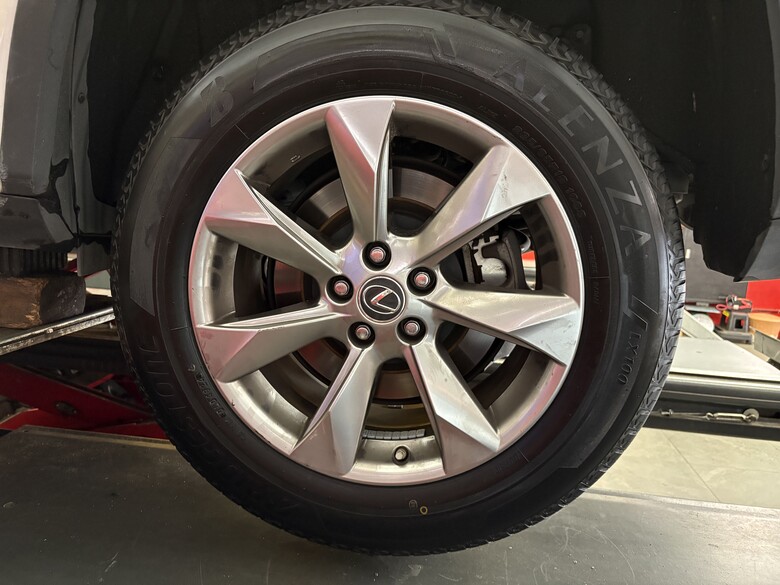點我看大圖 Bridgestone ALENZA LX100 台製心得|RX300輪胎怎麼選?