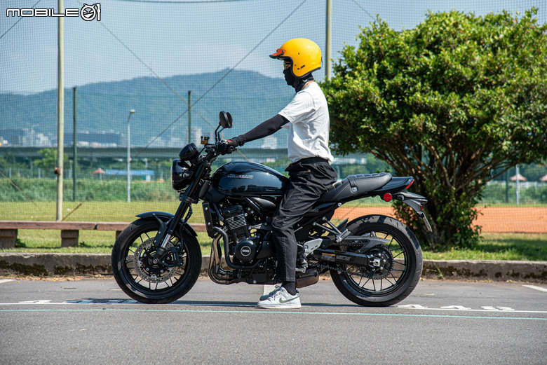 點我看大圖 KAWASAKI Z900RS 黑球試駕|經典好球不退色,只隨時間淬鍊