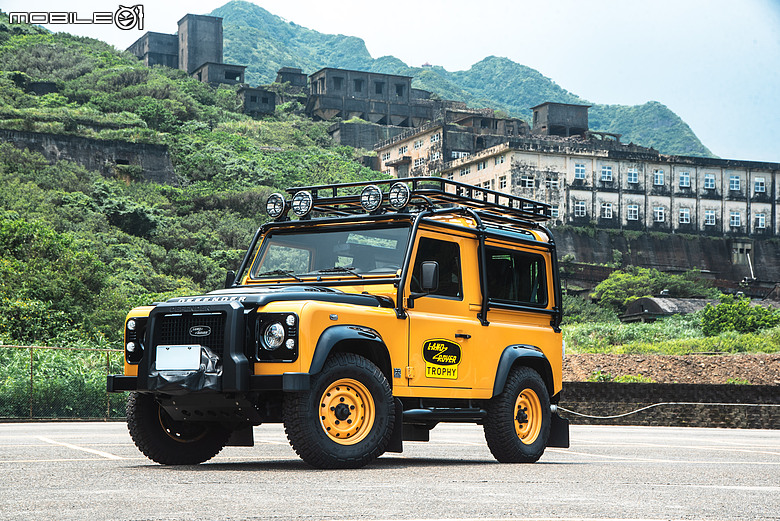老靈魂與新科技的越野傳承｜Defender Trophy Edition遇上全台唯一90 Works V8 Trophy！