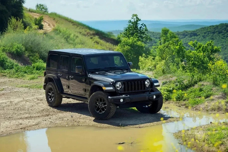 Jeep Wrangler Smoky Mountain特仕版登場 黑化越野風格致敬經典