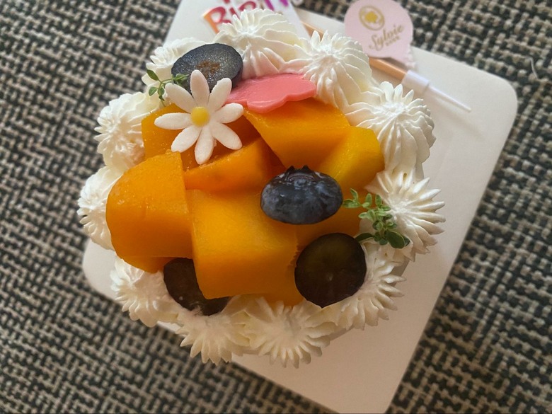 終於找到兒子會乖乖吃完的生日蛋糕