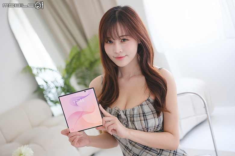 Samsung Galaxy Z Fold8 Ultra 評測報告｜輕薄手感與極致多工的完美平衡！