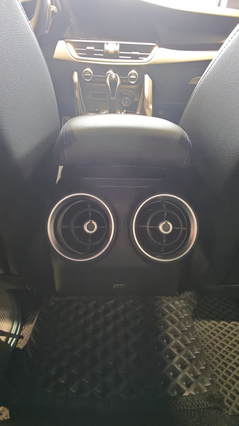 桃園荃程汽車參訪 - 依照Stellantis Brand House 全球規範打造之亞太區第二座據點