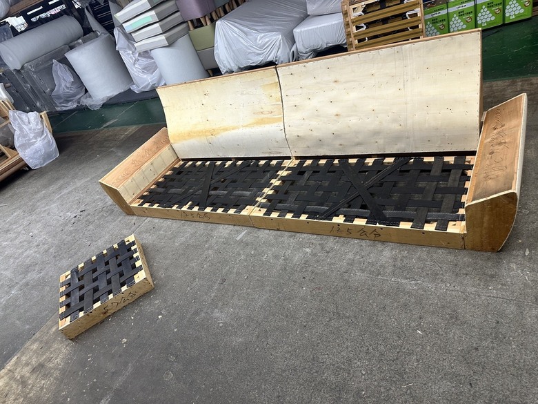 家裡終於換沙發啦