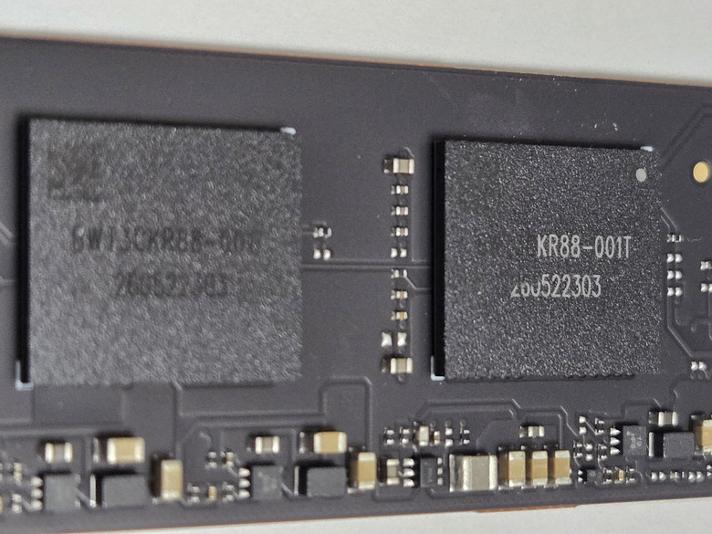 【開箱簡測】Biwin M560 PCIe Gen5.0 x4 NVMe HMB 2TB SSD 效能簡測 (圖多)
