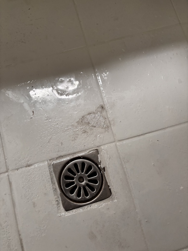 [求助]請問這樣浴室裝潢算完工嗎?