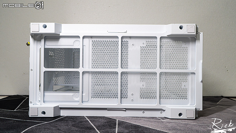 【開箱】賊船MATX海景殼 | CORSAIR 2800X RS-R ARGB WEHITE