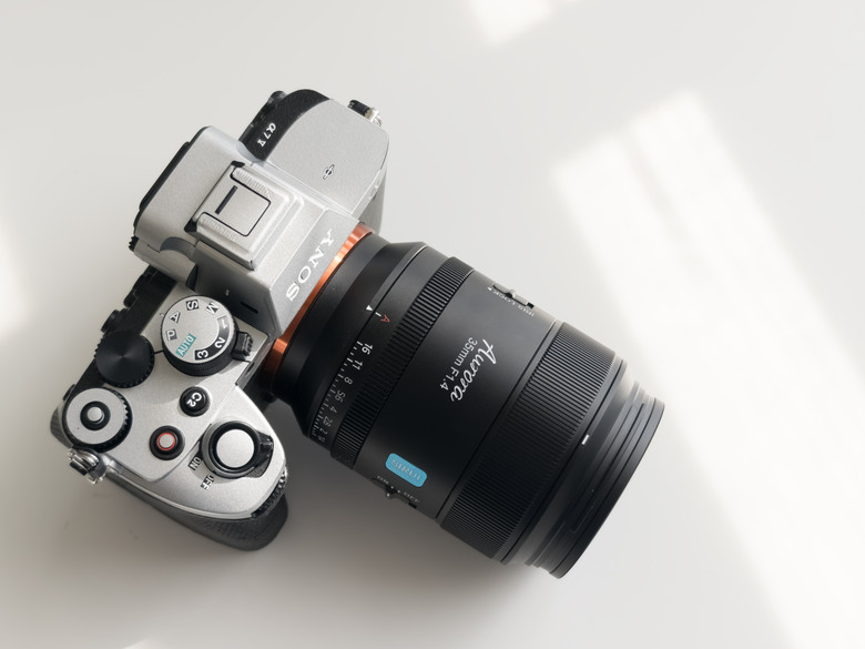 SONY A7V +  SIRUI Aurora 35mm F1.4 實拍分享
