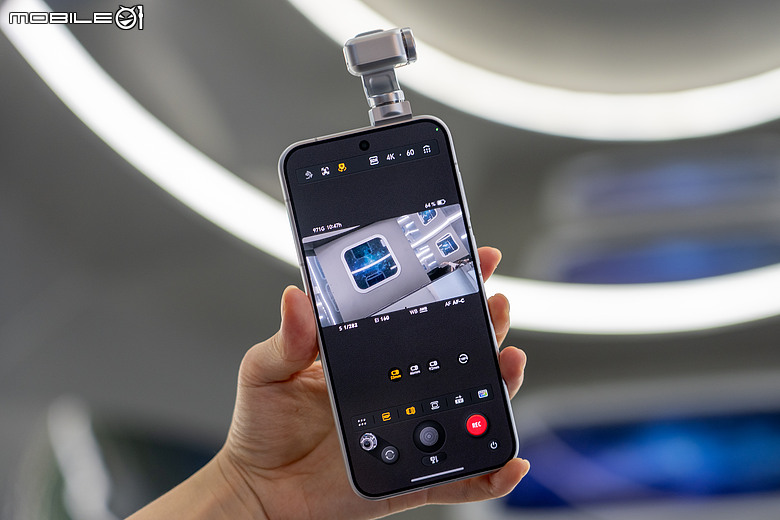 HONOR Robot Phone 正式發表|靈巧雲台+ARRI 電影調校,售價 9999 人民幣!