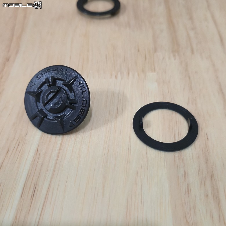 點我看大圖 【開箱】ZEUS 瑞獅 ZS-613H 可拆卸式面甲 ,全罩、3/4任意切換!