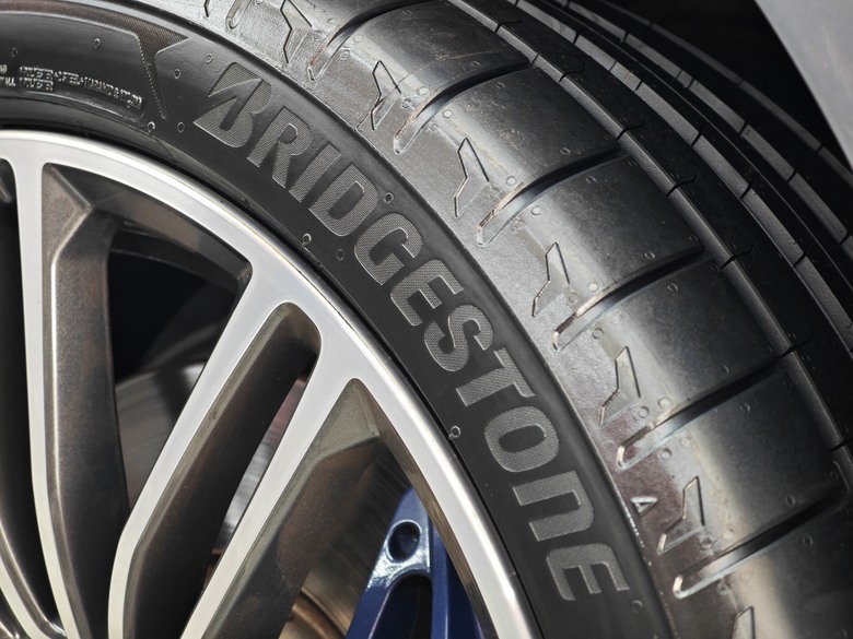 [換胎分享] G30 530d Bridgestone Potenza Sport Evo