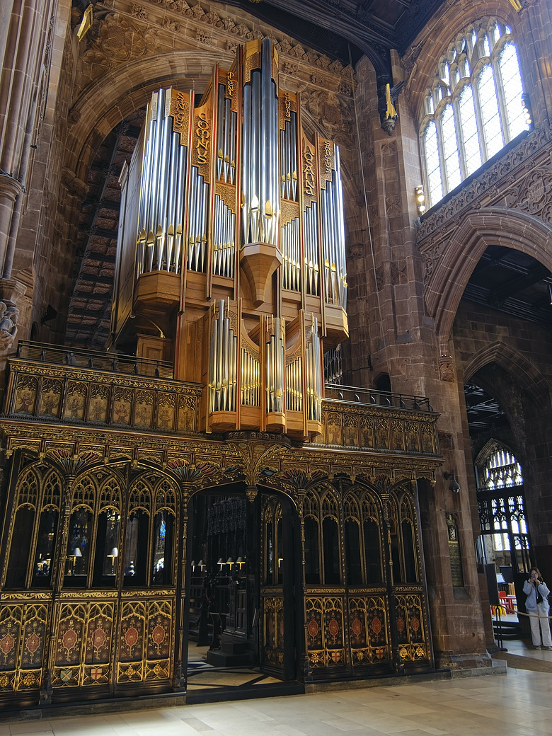曼徹斯特的光與石：John Rylands Library & Manchester Cathedral