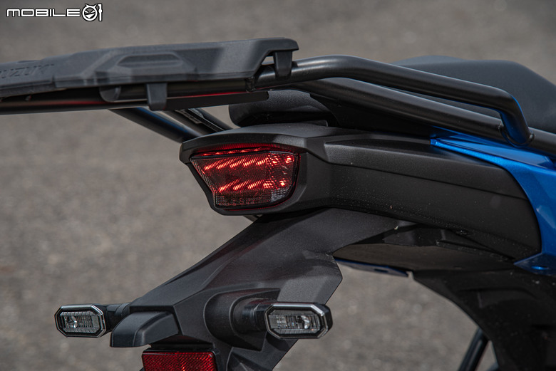 點我看大圖 2026 SUZUKI SV-7GX 試駕報告|V雙風味依然經典,熱血可以更加舒適!