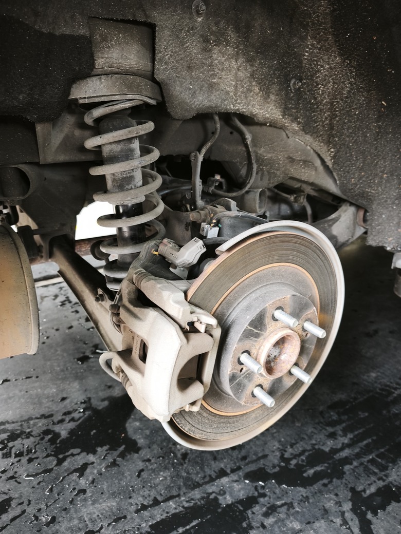 請益: 2019Outlander 2WD 避震汰換建議