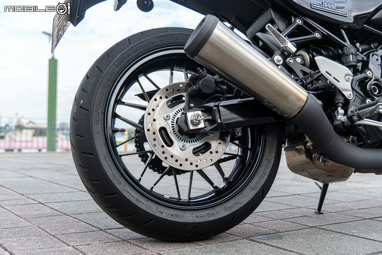 點我看大圖 KAWASAKI Z900RS 黑球試駕|經典好球不退色,只隨時間淬鍊