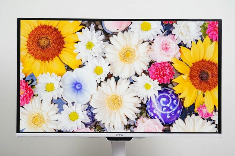 MSI PRO MAX 271UPXW12G開箱實測：4K QD-OLED、M-Mate支援MacOS、彩通認證，視覺升級最佳選擇！