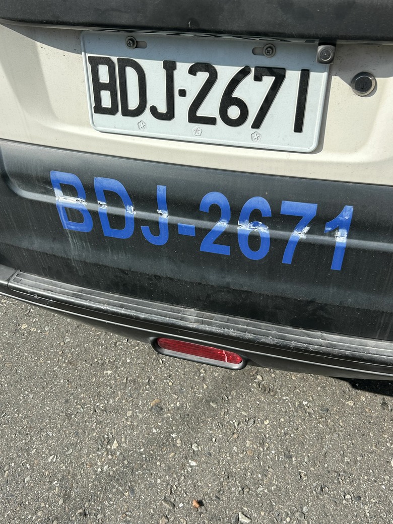汽車貼紙清除